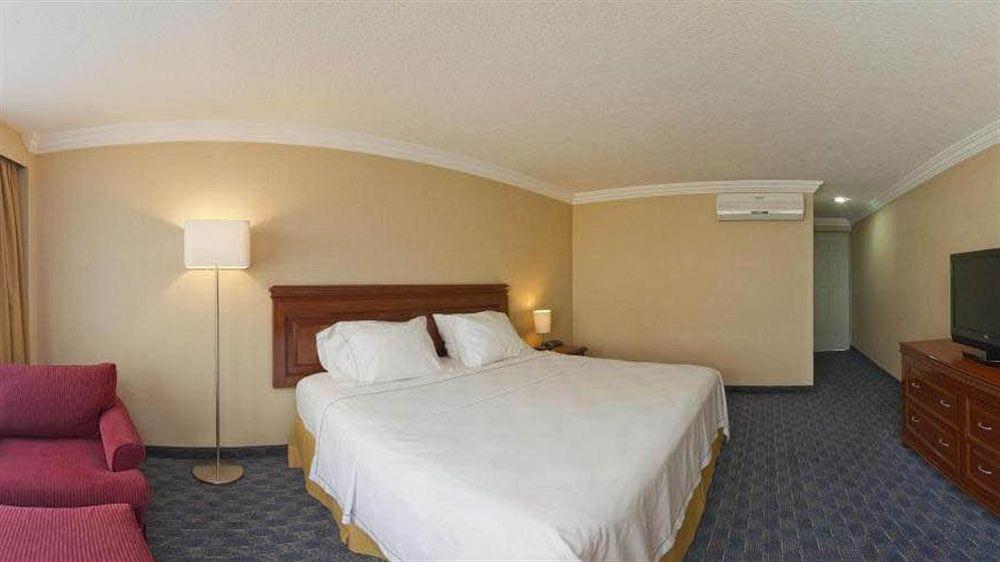 Holiday Inn Express Toluca By Ihg Kültér fotó