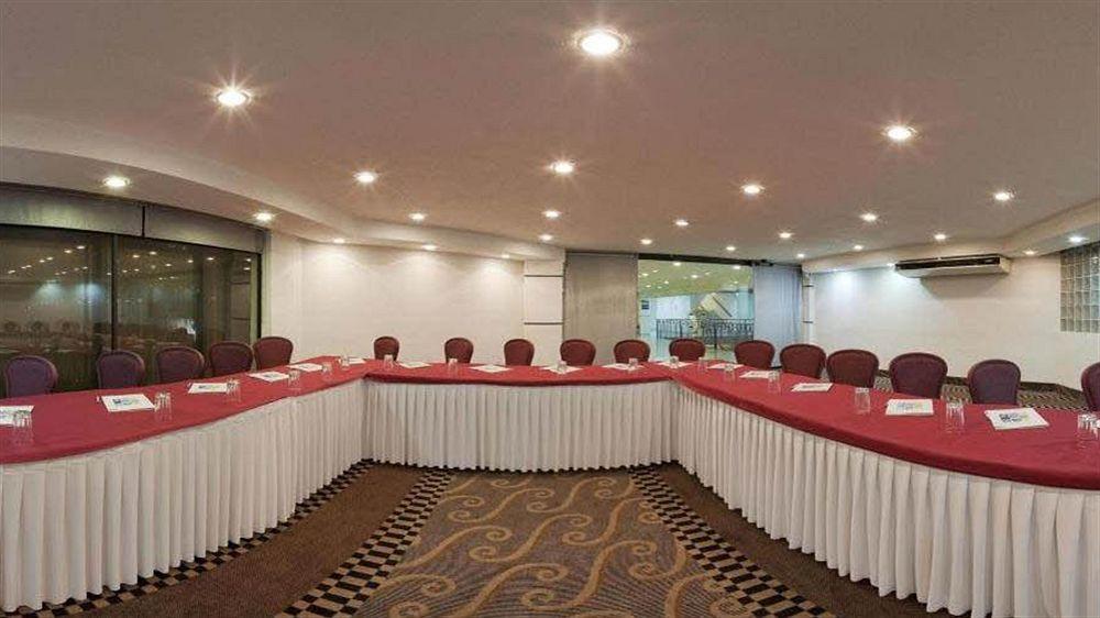 Holiday Inn Express Toluca By Ihg Kültér fotó