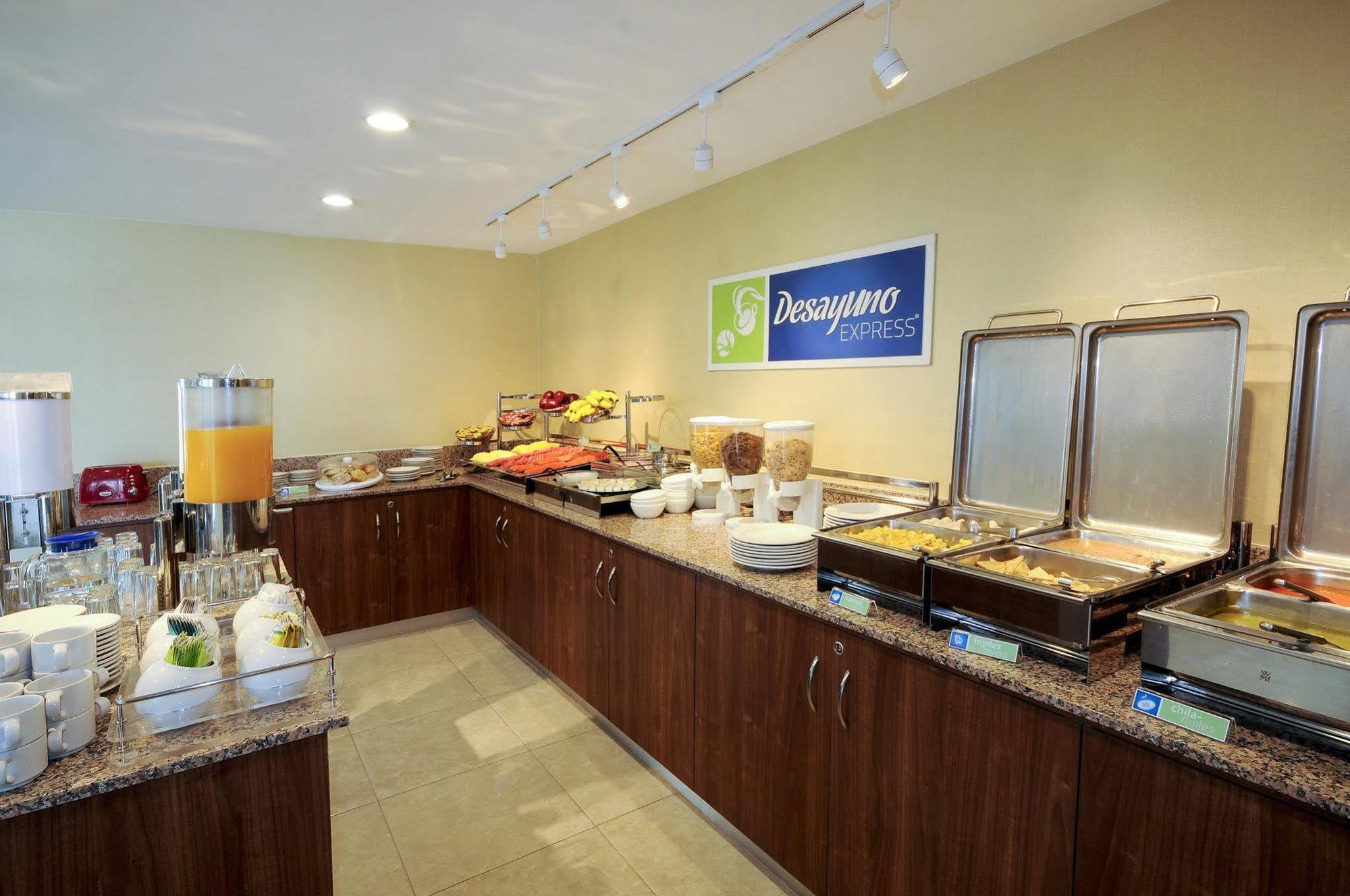 Holiday Inn Express Toluca By Ihg Kültér fotó